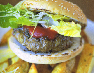 Hamburger met sla en frites